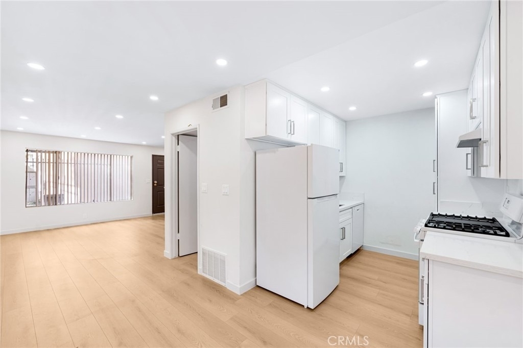 333 Riverdale Drive - Photo 3