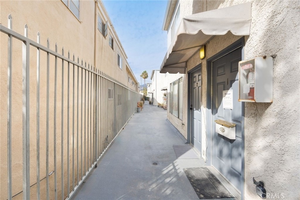 333 Riverdale Drive - Photo 8
