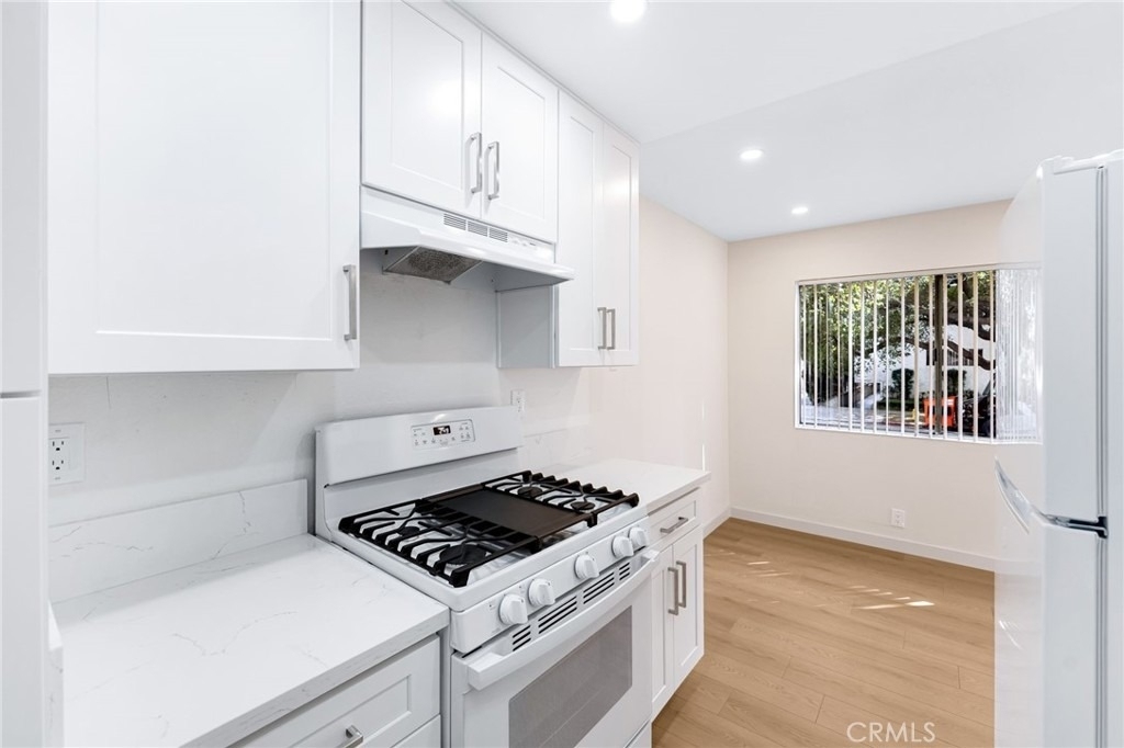 333 Riverdale Drive - Photo 4