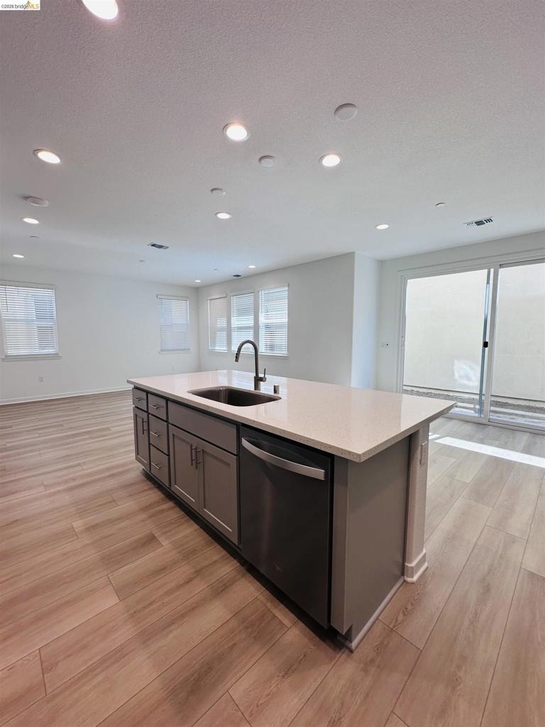 2590 2490 Garden Farms Ave. - Photo 3