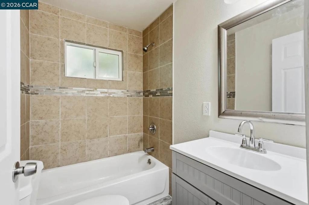 2225 E Myrtle St - Photo 10