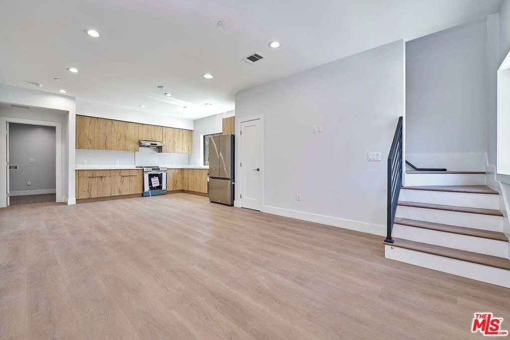 102 Marion Boulevard - Photo 1