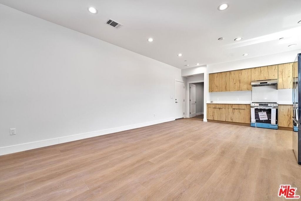 102 Marion Boulevard - Photo 4