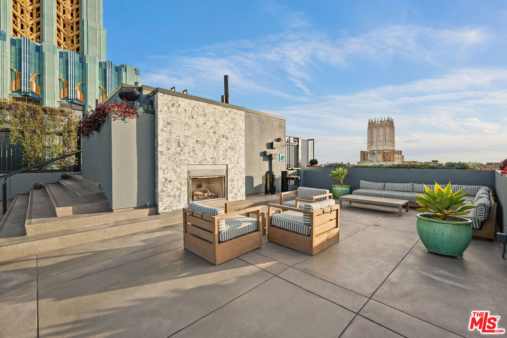 849 S Broadway - Photo 20