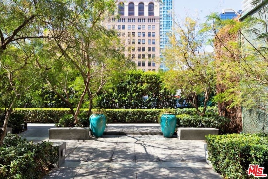 849 S Broadway - Photo 26