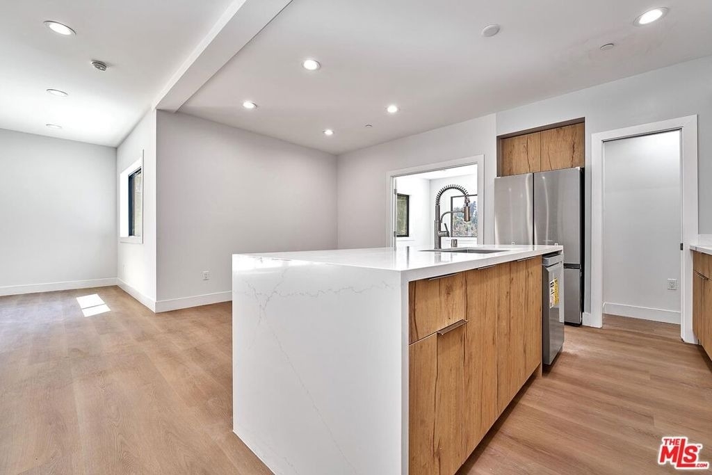102 Marion Boulevard - Photo 10
