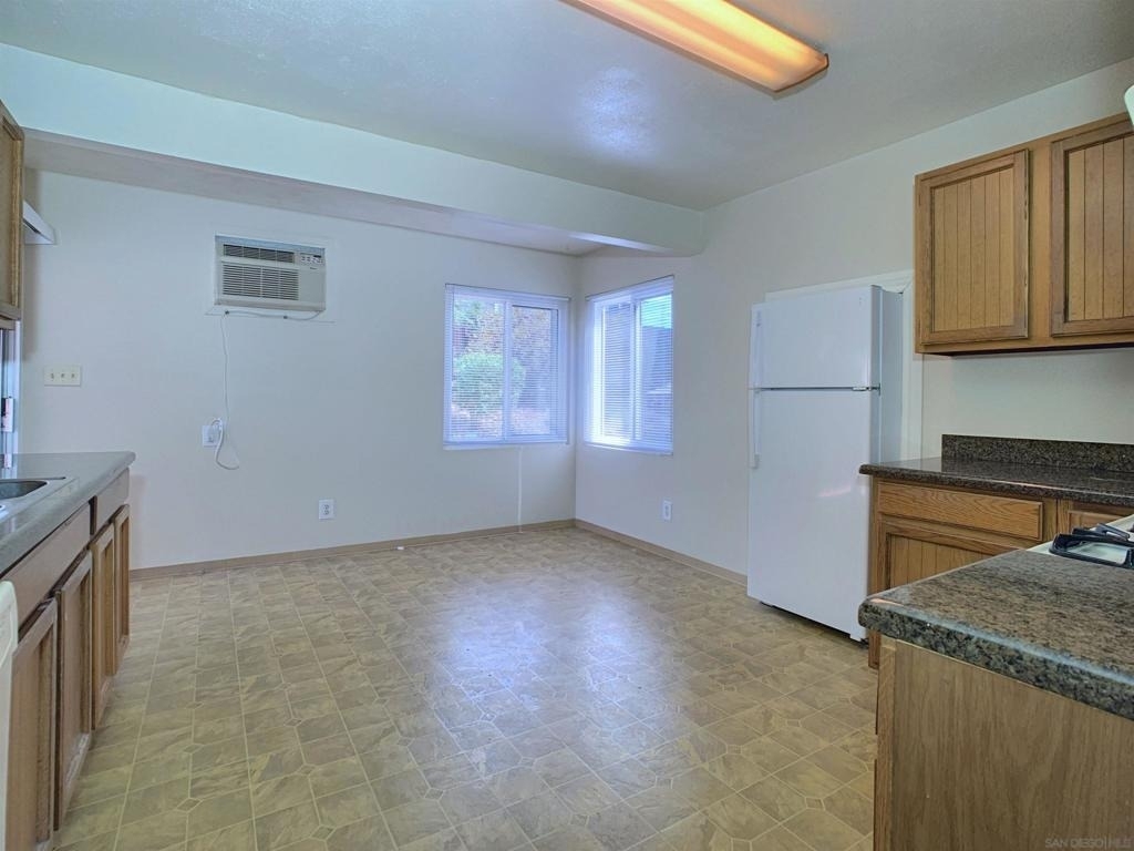 6190 Dixie Dr - Photo 4