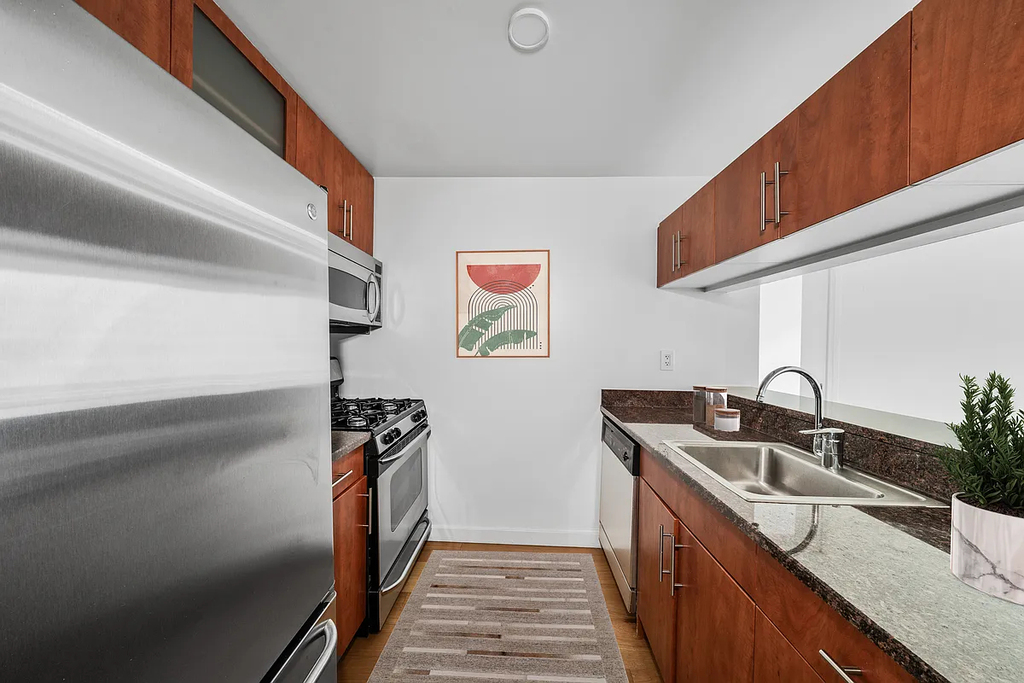 West 54th Street - Photo 3