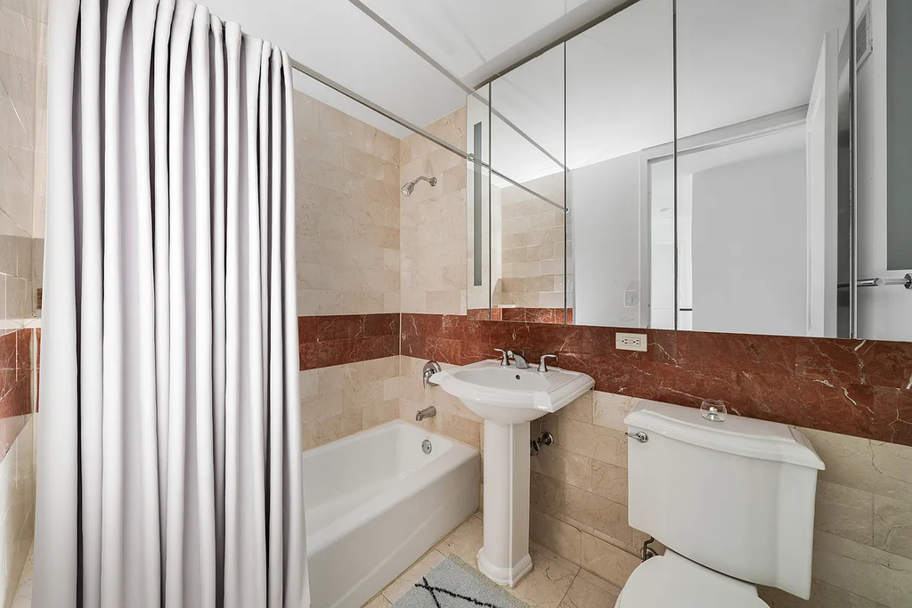 West 54th Street - Photo 2
