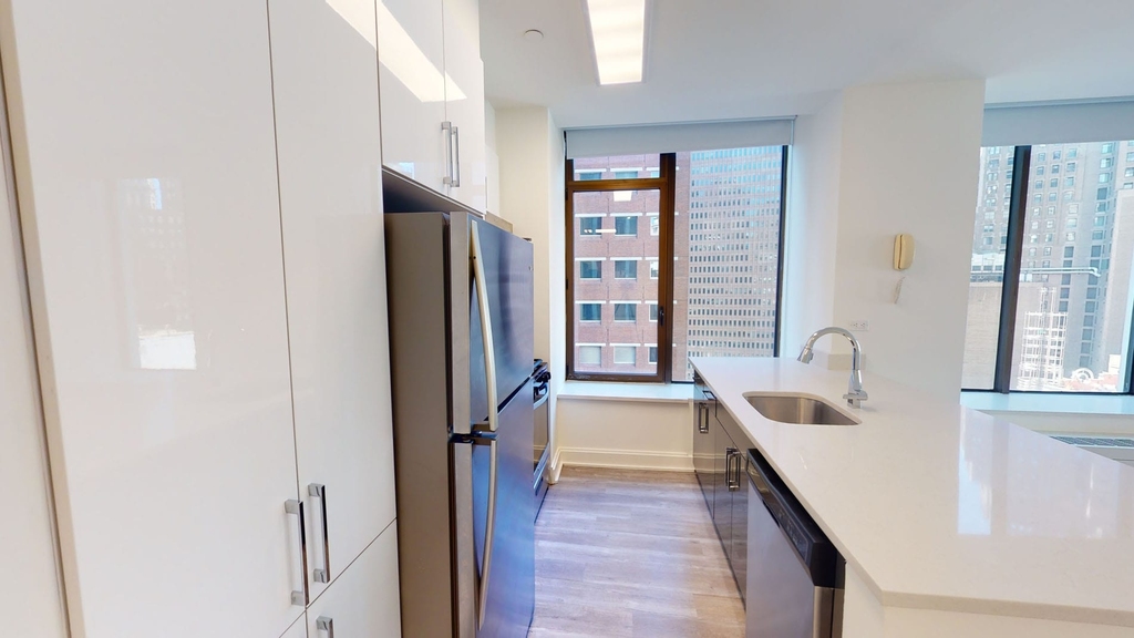 10 Hanover Square - Photo 2