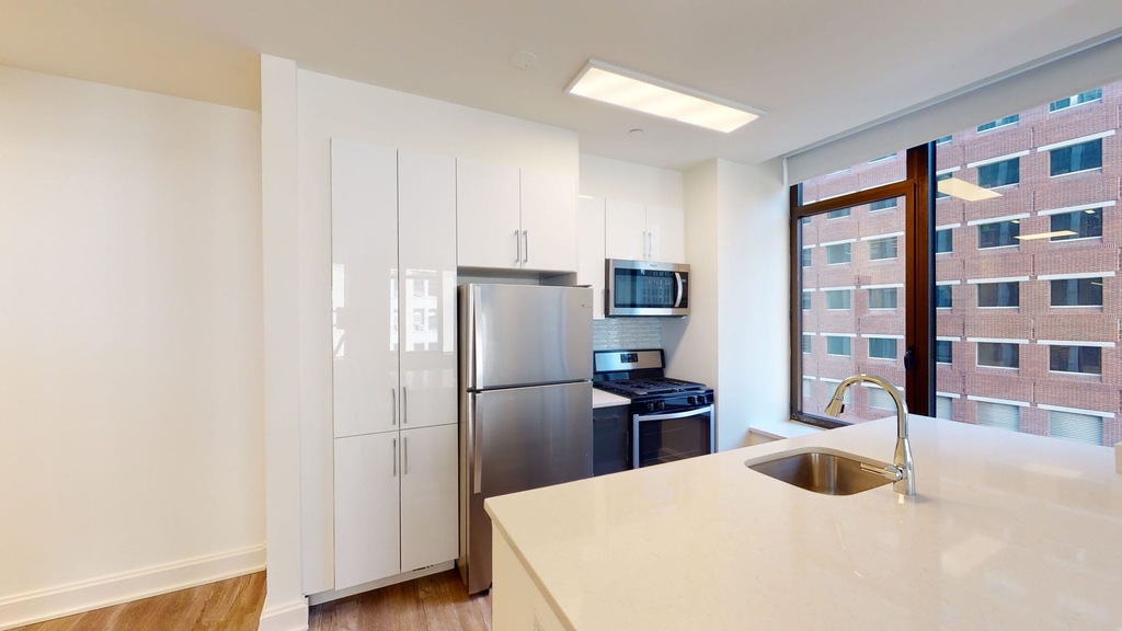 10 Hanover Square - Photo 3
