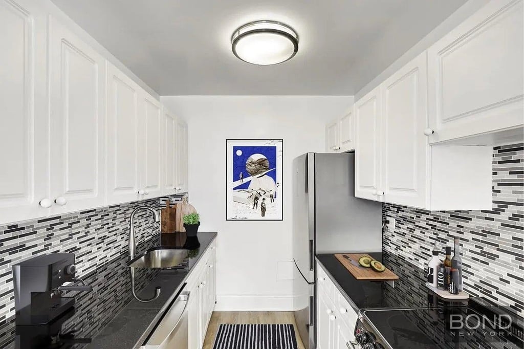 West 34th Street - Photo 3