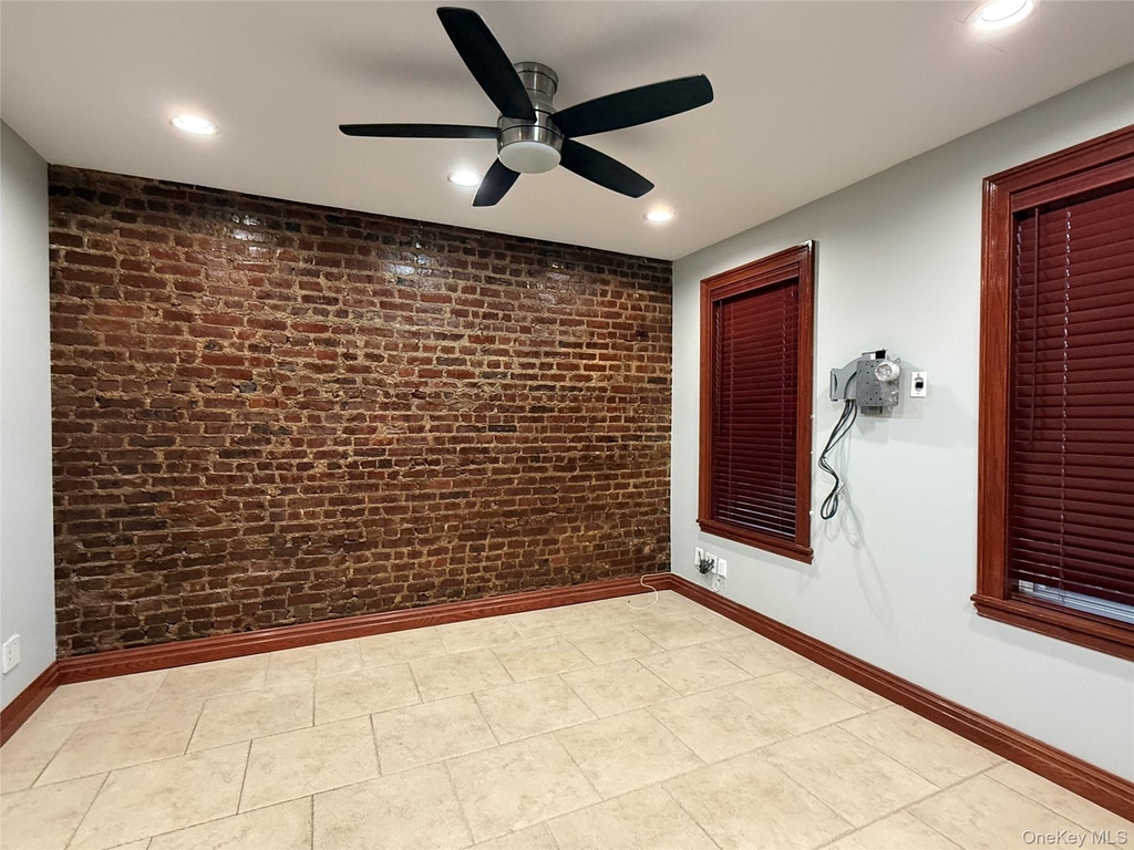 6194 Grove St - Photo 1