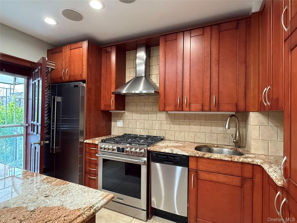 6194 Grove St - Photo 2