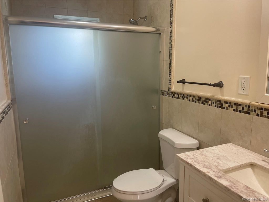 918 10th St - Photo 2