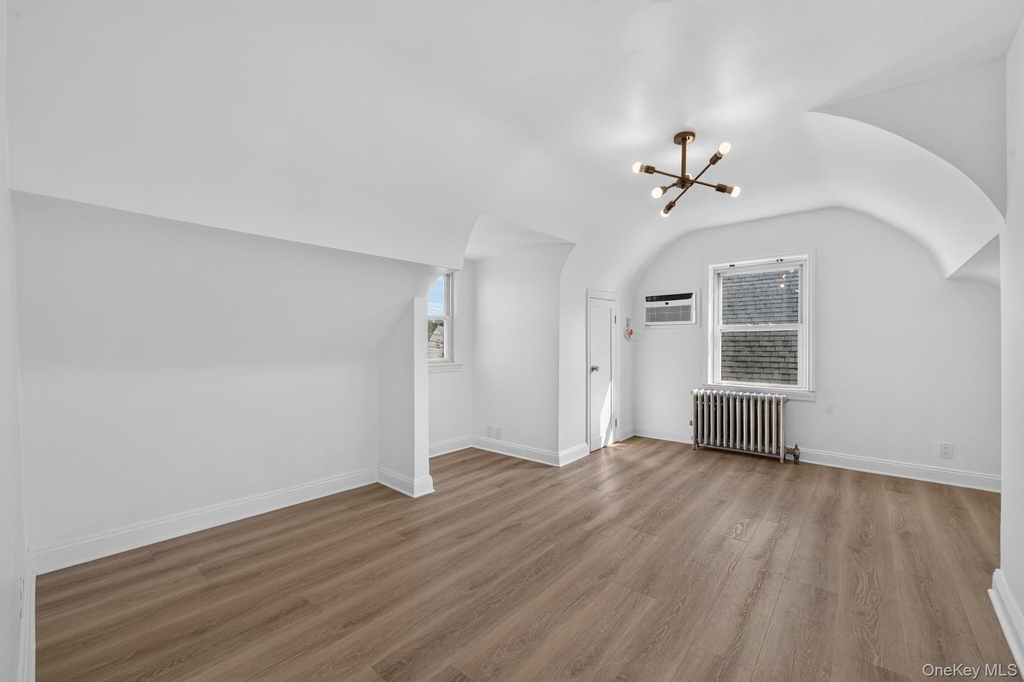 69 Bank Street - Photo 1