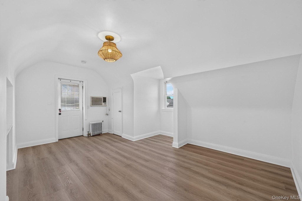 69 Bank Street - Photo 3