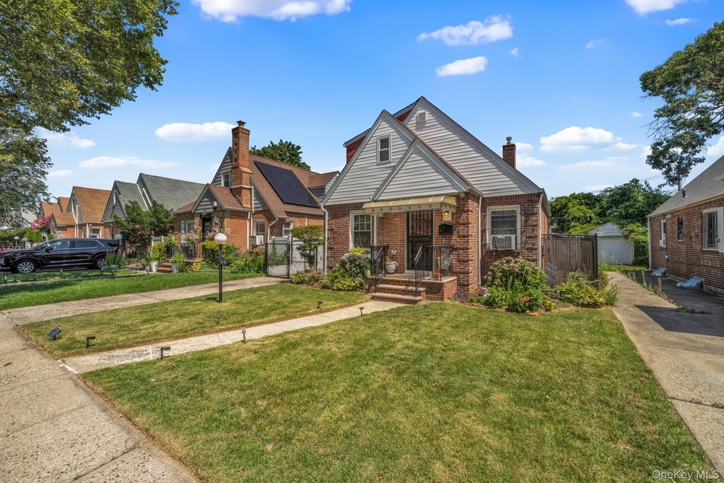 11545 228th Street - Photo 1