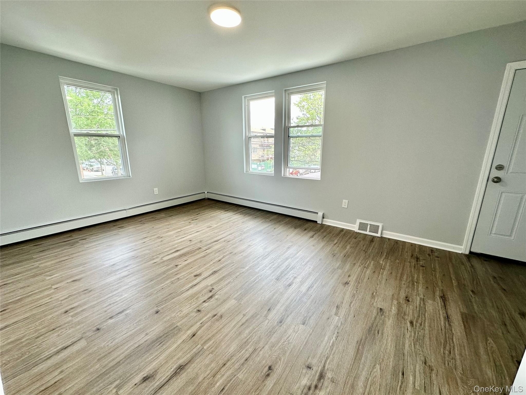 213-49 39th Avenue - Photo 3