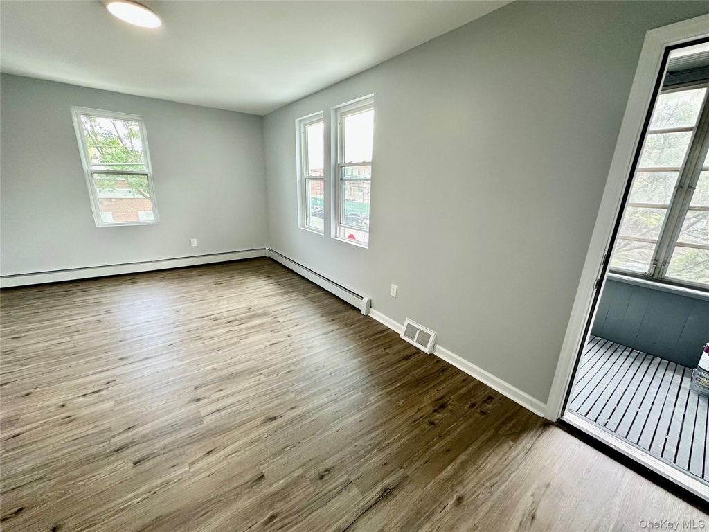 213-49 39th Avenue - Photo 4