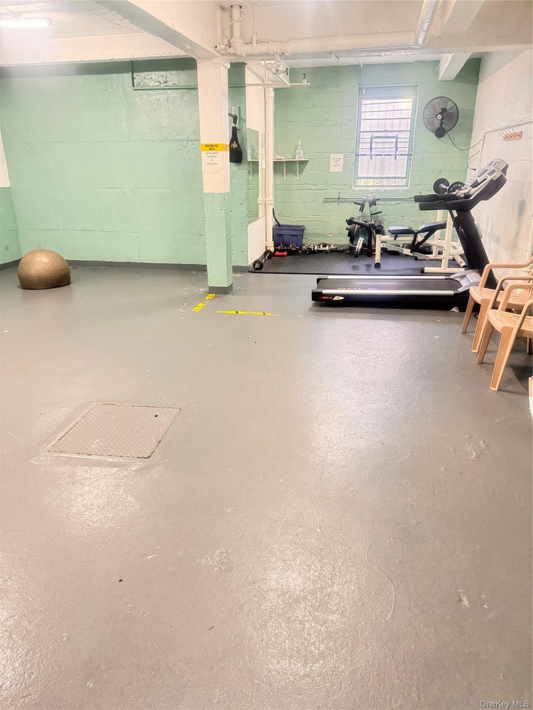 34-20 Parsons Boulevard - Photo 10