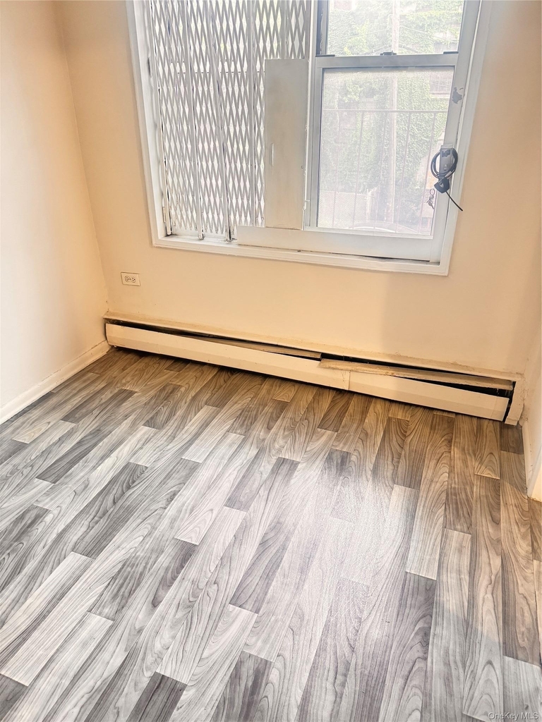 34-20 Parsons Boulevard - Photo 2