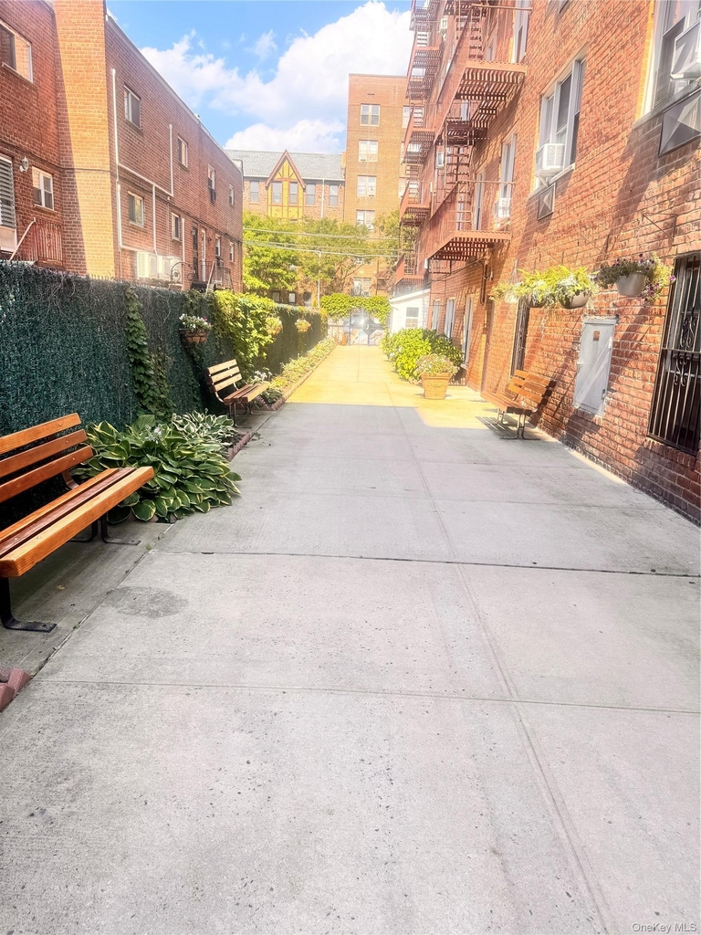 34-20 Parsons Boulevard - Photo 11