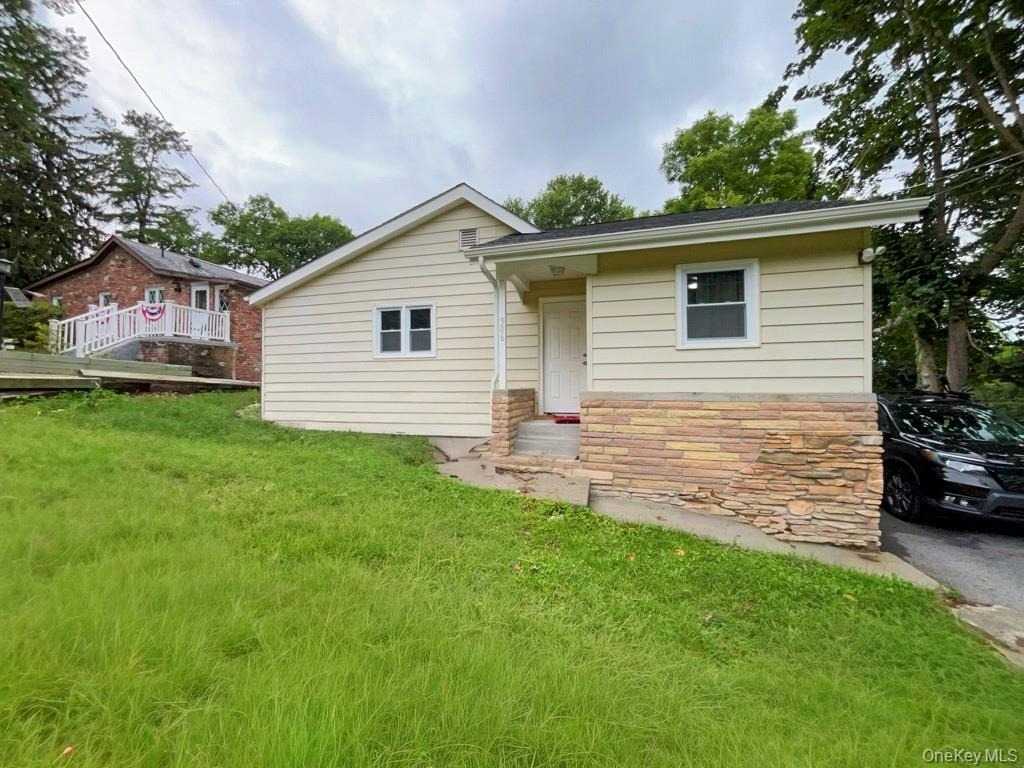 306 Third Road - Photo 0