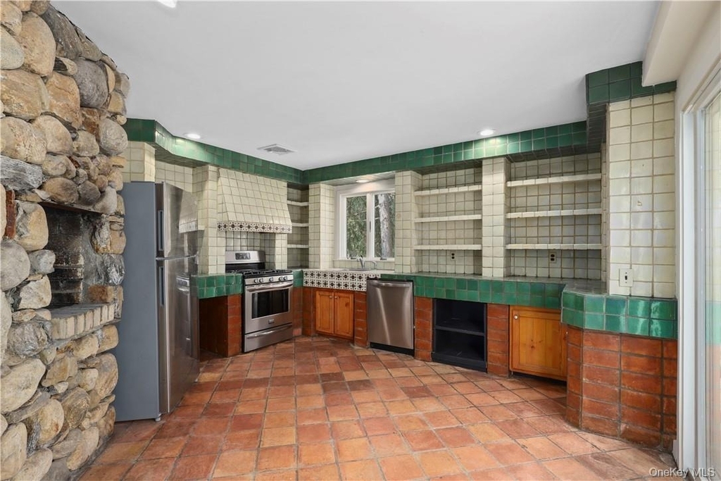 165 Old Post Road - Photo 4
