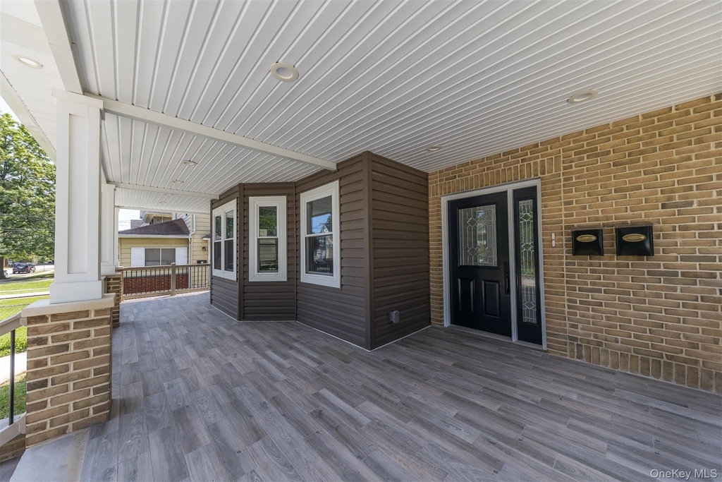 57 Earle Ave - Photo 1