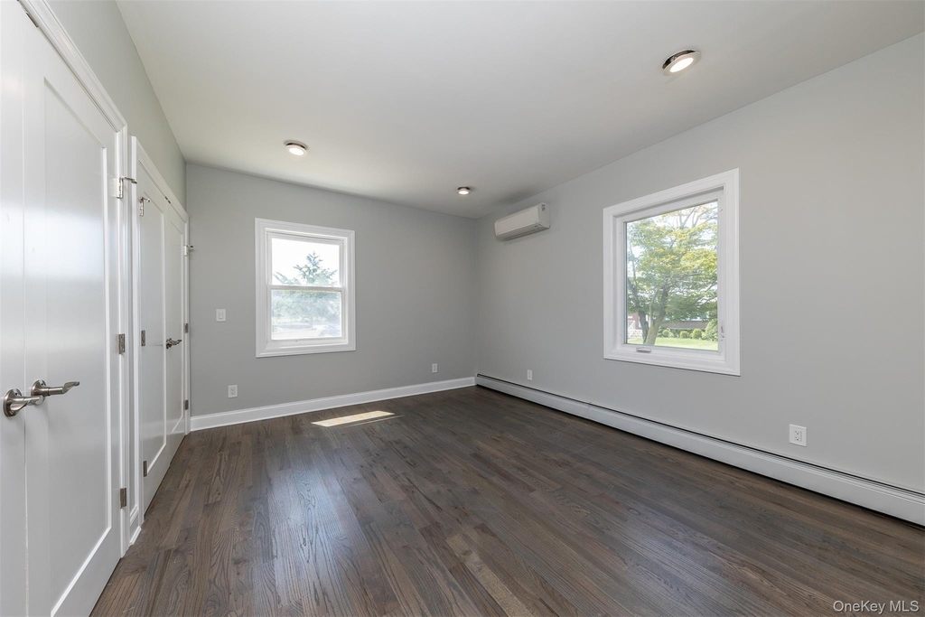 57 Earle Ave - Photo 8