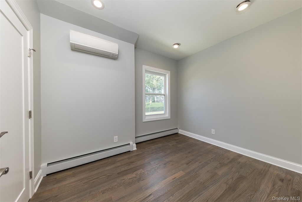 57 Earle Ave - Photo 6