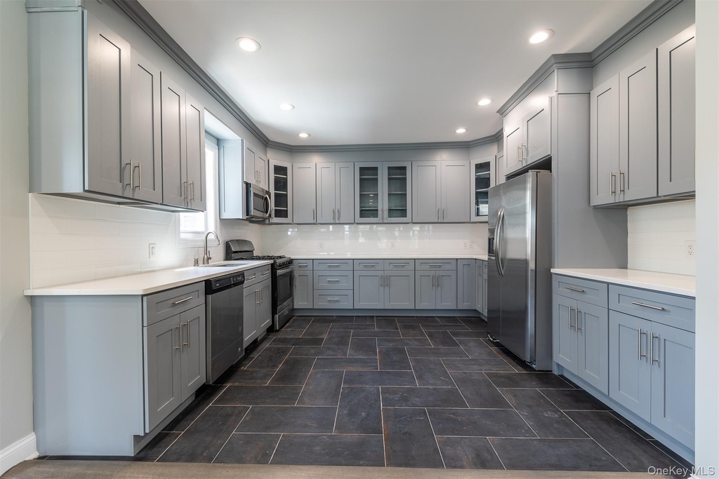 57 Earle Ave - Photo 13