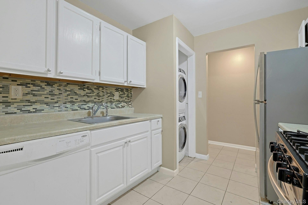 214 Kennedy Drive - Photo 13