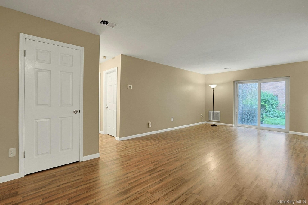 214 Kennedy Drive - Photo 3