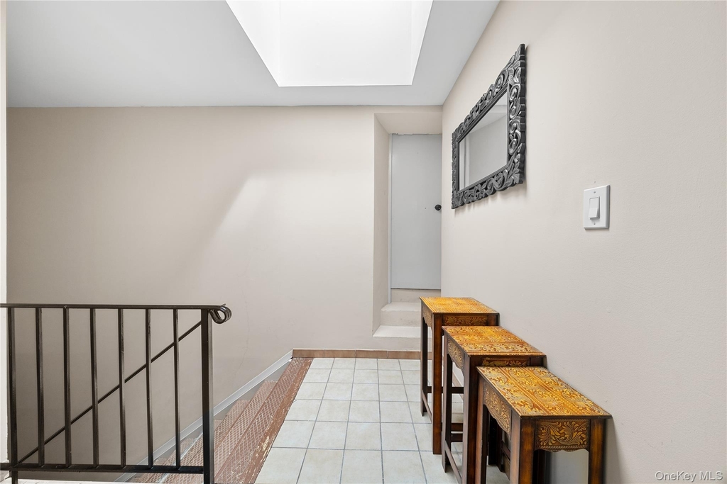 402 Jericho Turnpike - Photo 9