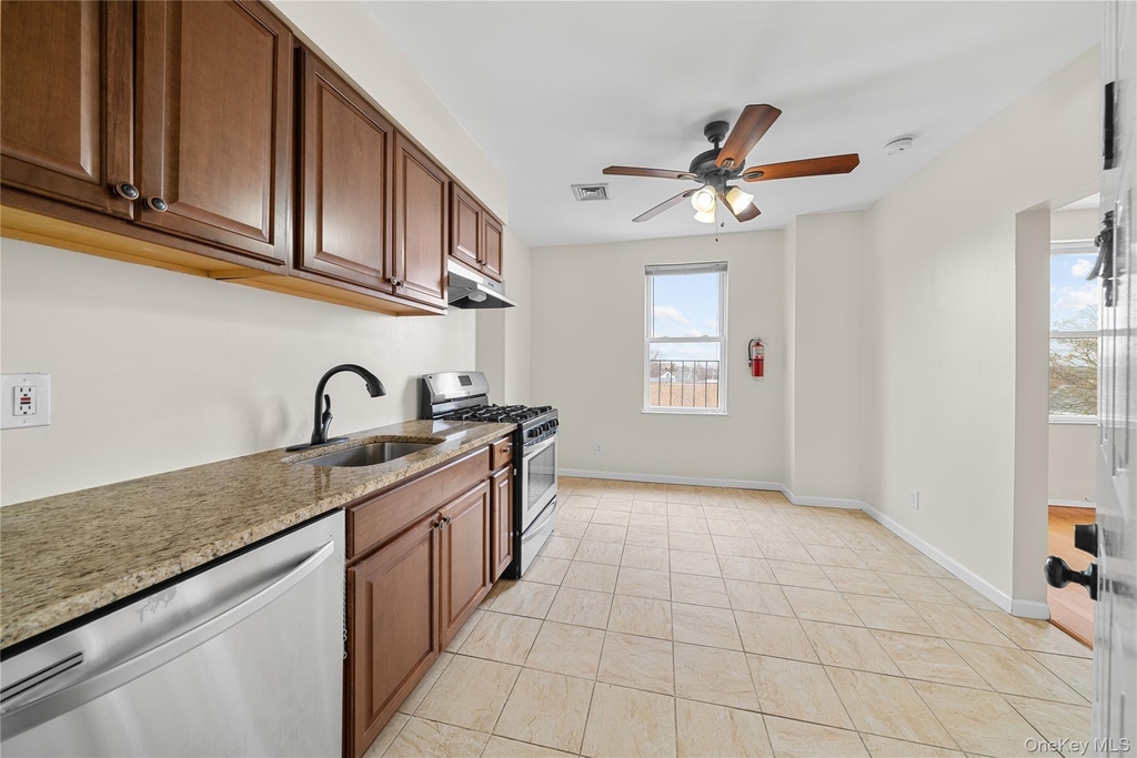402 Jericho Turnpike - Photo 0