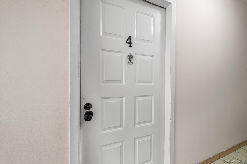 402 Jericho Turnpike - Photo 8