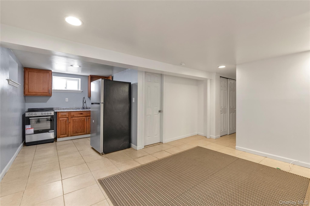 230-03 144th Avenue - Photo 3