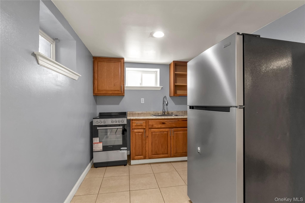 230-03 144th Avenue - Photo 4