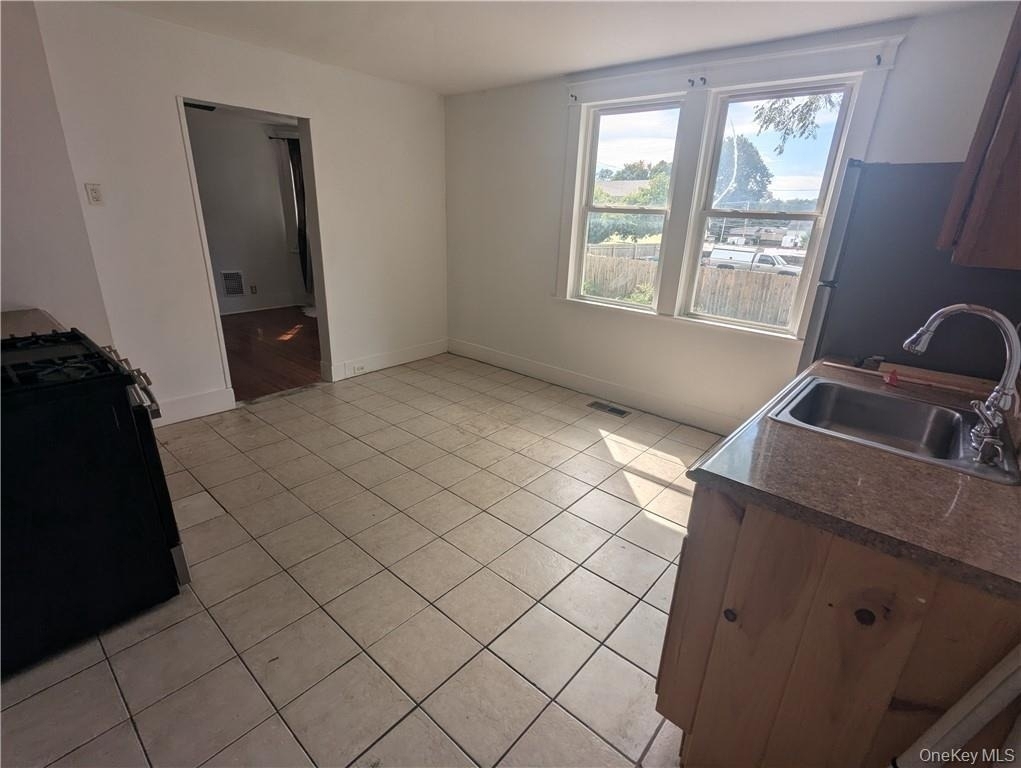 216 Smith Street - Photo 3