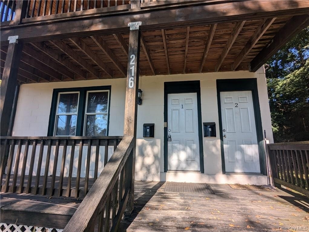 216 Smith Street - Photo 1