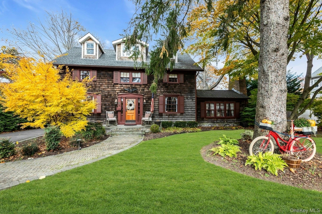 105 Academy Street - Photo 1