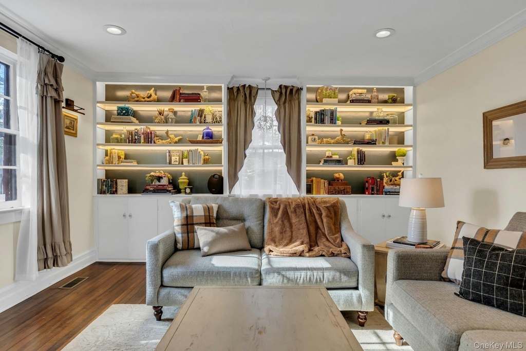 105 Academy Street - Photo 5