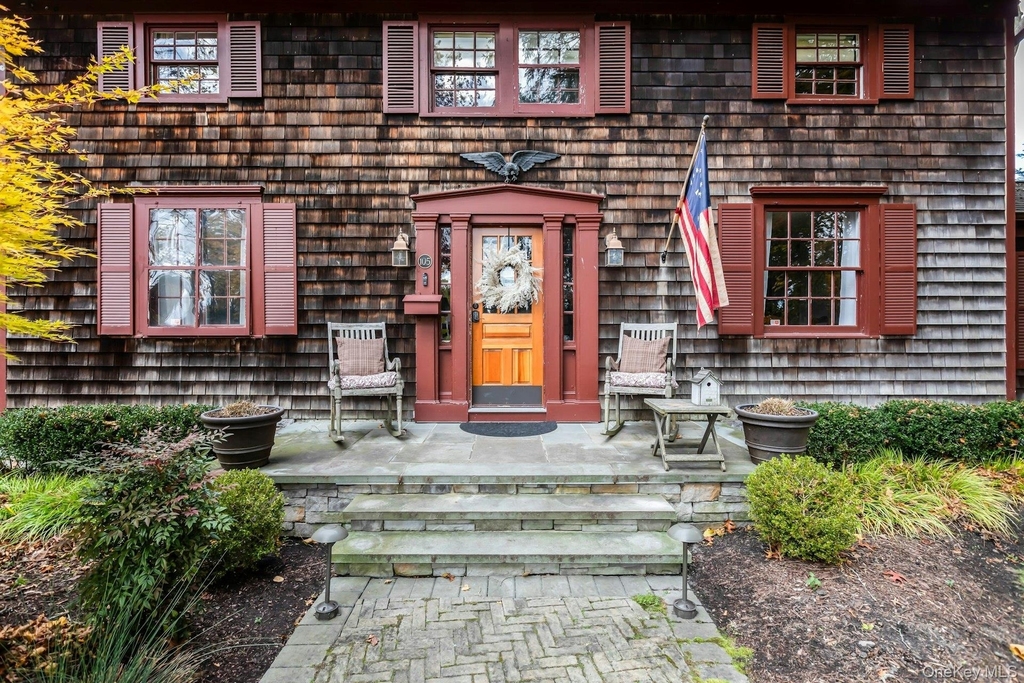 105 Academy Street - Photo 2