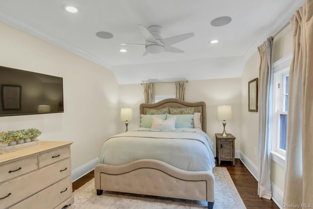 105 Academy Street - Photo 21