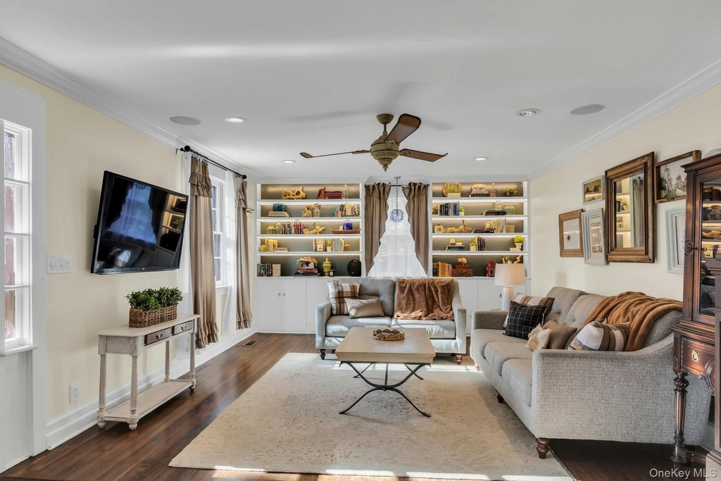 105 Academy Street - Photo 4