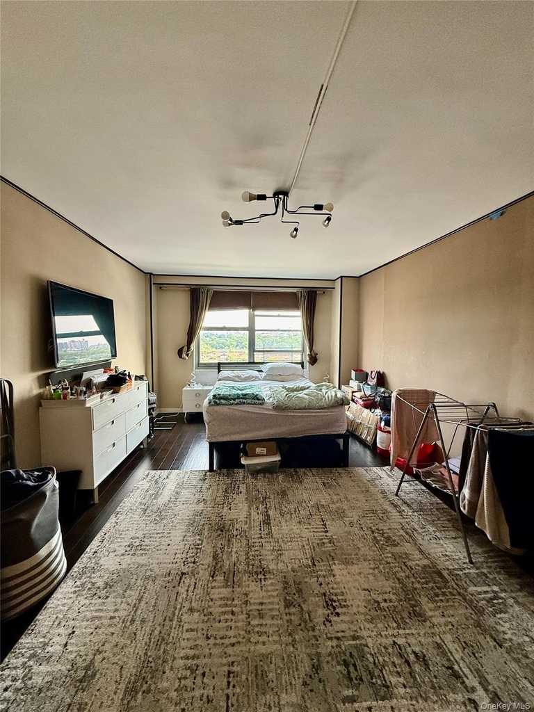 61-20 Grand Central Parkway - Photo 0