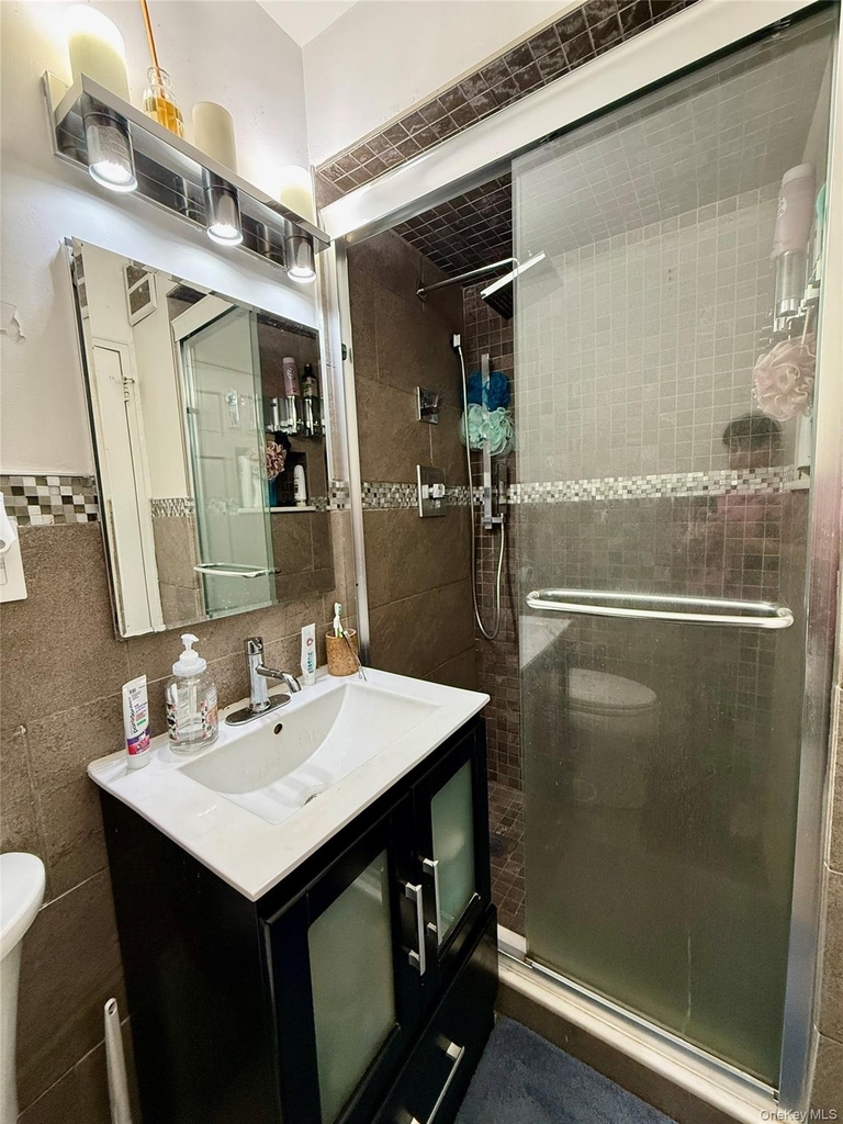 61-20 Grand Central Parkway - Photo 1