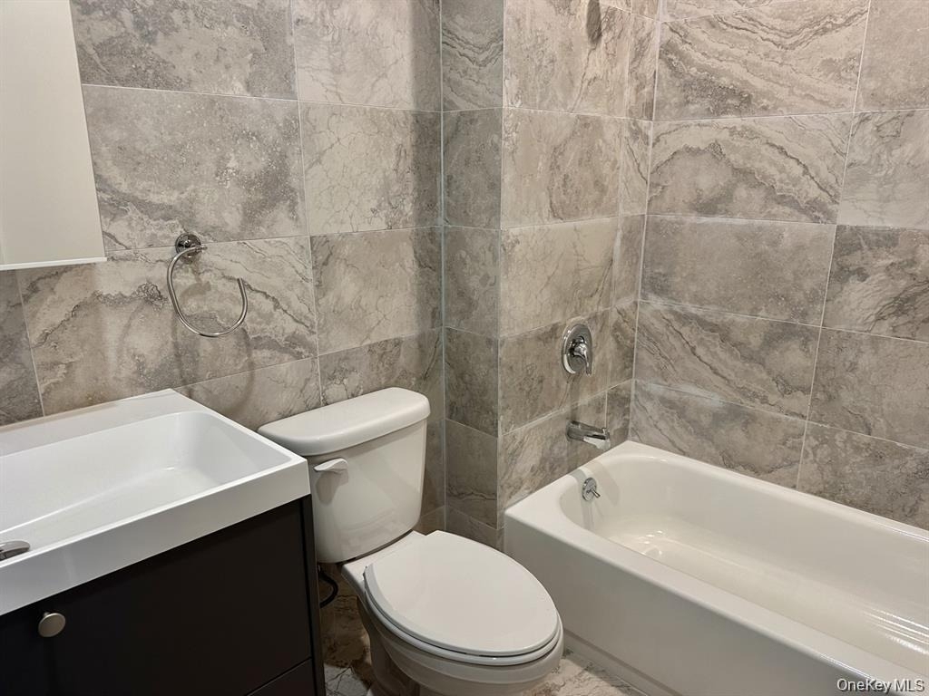 362 W Merrick Road - Photo 4